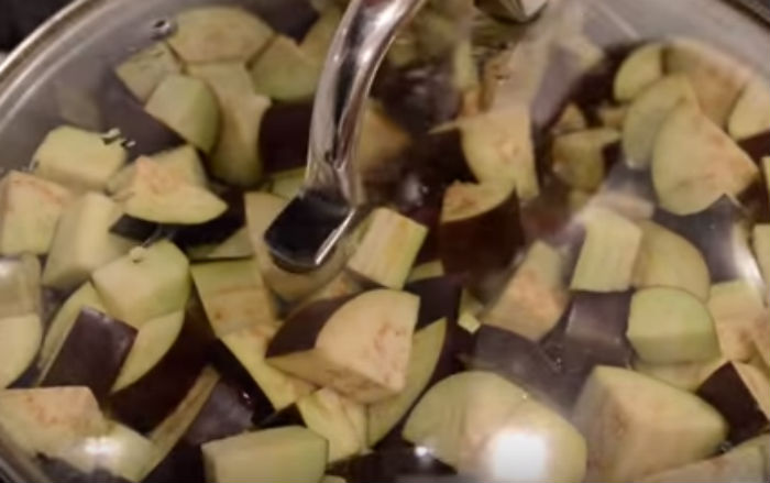 Баклажан грибной вкус. Сушеные баклажаны. Синенькие под грибы на зиму. Баклажаны кубиками на зиму как грибы. Баклажаны " а ля грибочки".