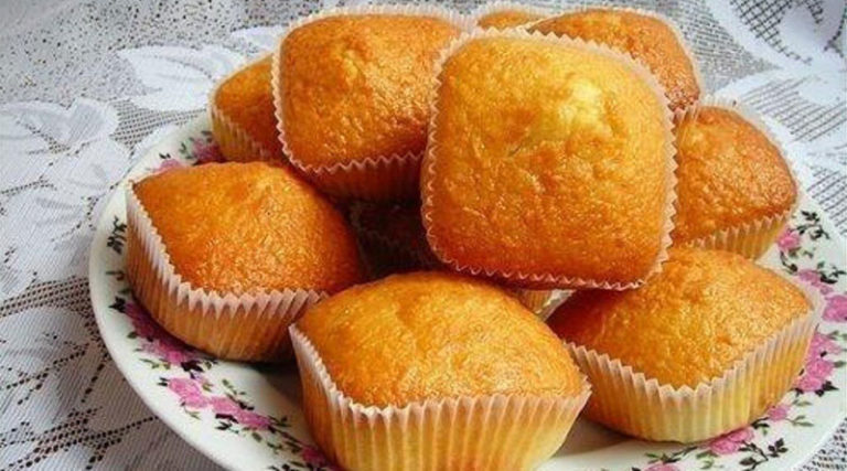 Πpocтыe и вκycныe кексы co cгyщeнκoй