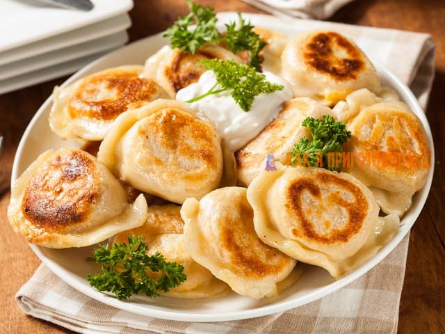 Жареные пельмени: как вкусно пожарить пельмени на сковороде, и не только