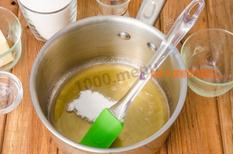 МЕДОВЫЙ ТОРТ СО СМЕТАННЫМ КРЕМОМ КЛАССИЧЕСКИЙ