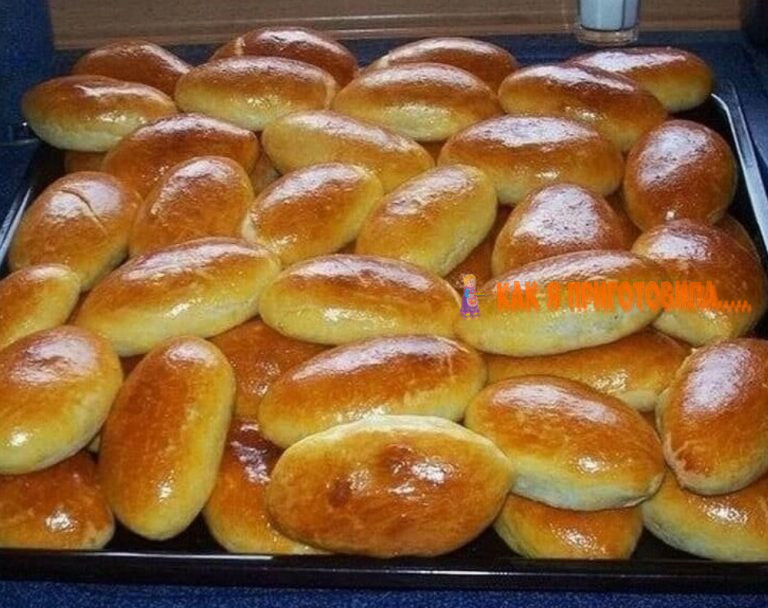 ​​Домашние пирожки с яблоком
